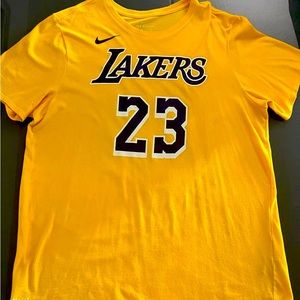 LA Lakers  size XL nike  used in good condition
